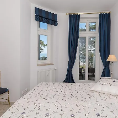 Panorama-meerblick In Der Atlantic Mit Strandkorb Am Apartment