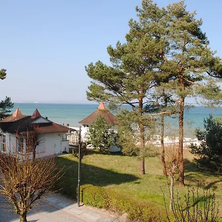 Panorama-meerblick In Der Atlantic Mit Strandkorb Am Binz